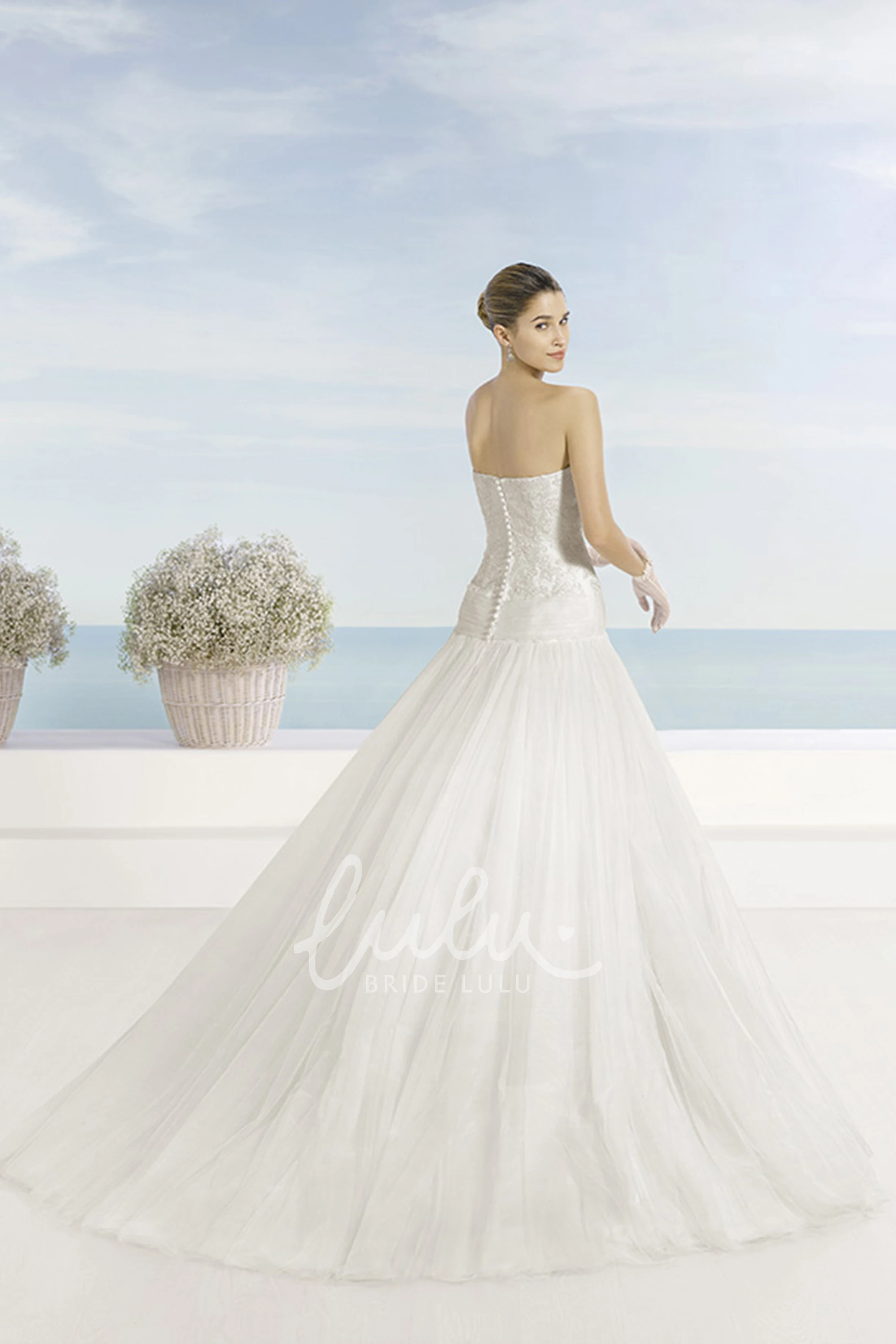 Maxi Sweetheart Tulle Wedding Dress with Flower Ball Gown