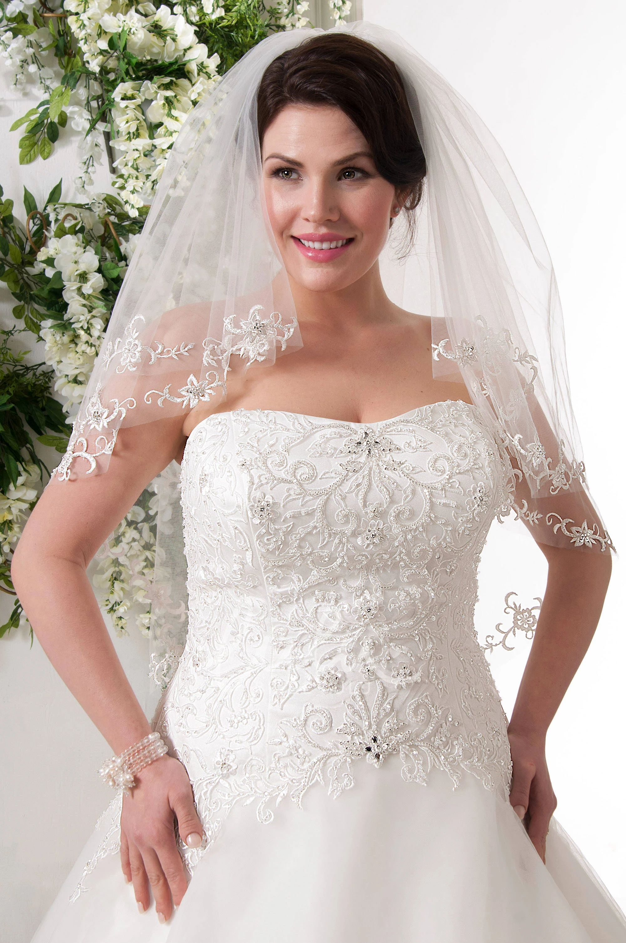 Plus Size Ball Gown Strapless Lace Wedding Dress with Beading Corset Classy Bridal Gown