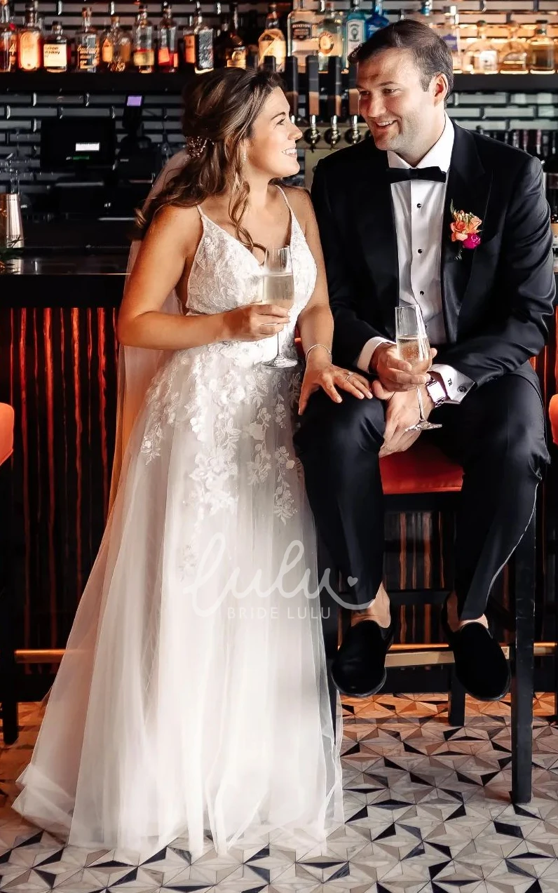 Sexy Spaghetti A-Line Wedding Dress Beach Lace Appliques Fall Autumn Gown with Sweep Train