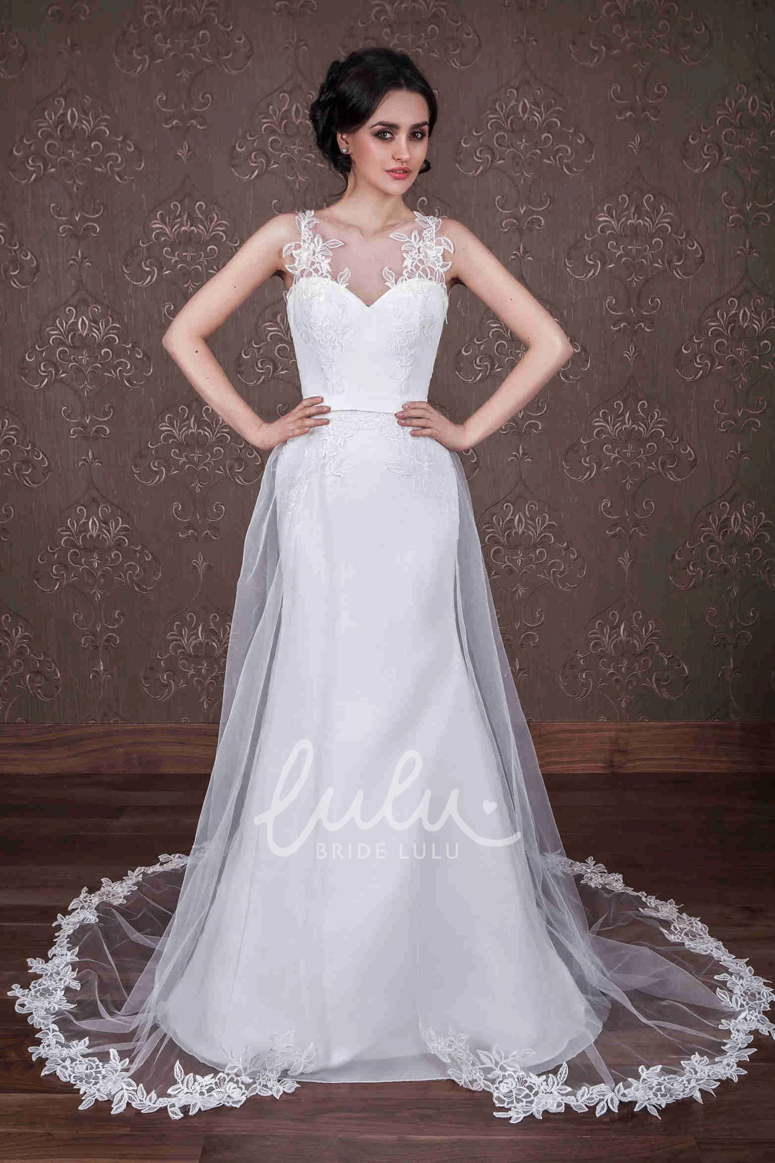 Sleeveless Satin Wedding Dress with Applique and Scoop Neck