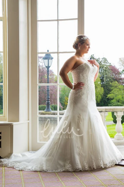 Lace Trumpet Wedding Dress with Sweetheart Neckline and Lace-Up Back