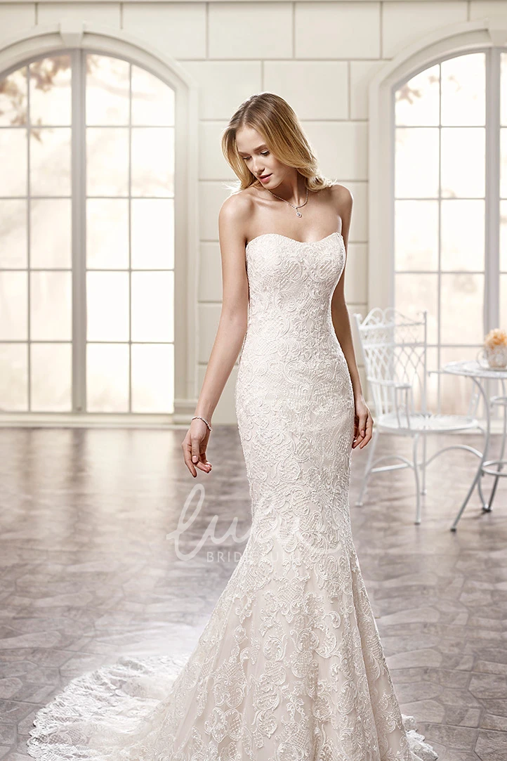 Lace Mermaid Wedding Dress with Court Train Strapless