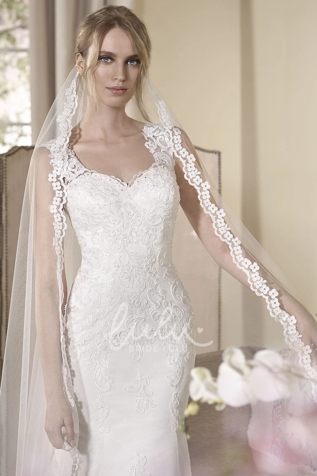 Sleeveless Lace Sheath Floor-Length Wedding Dress