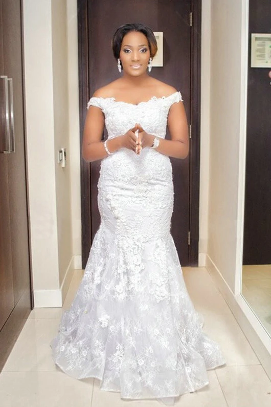 Mermaid Lace Wedding Dress with Short Sleeves and Lace-up Back