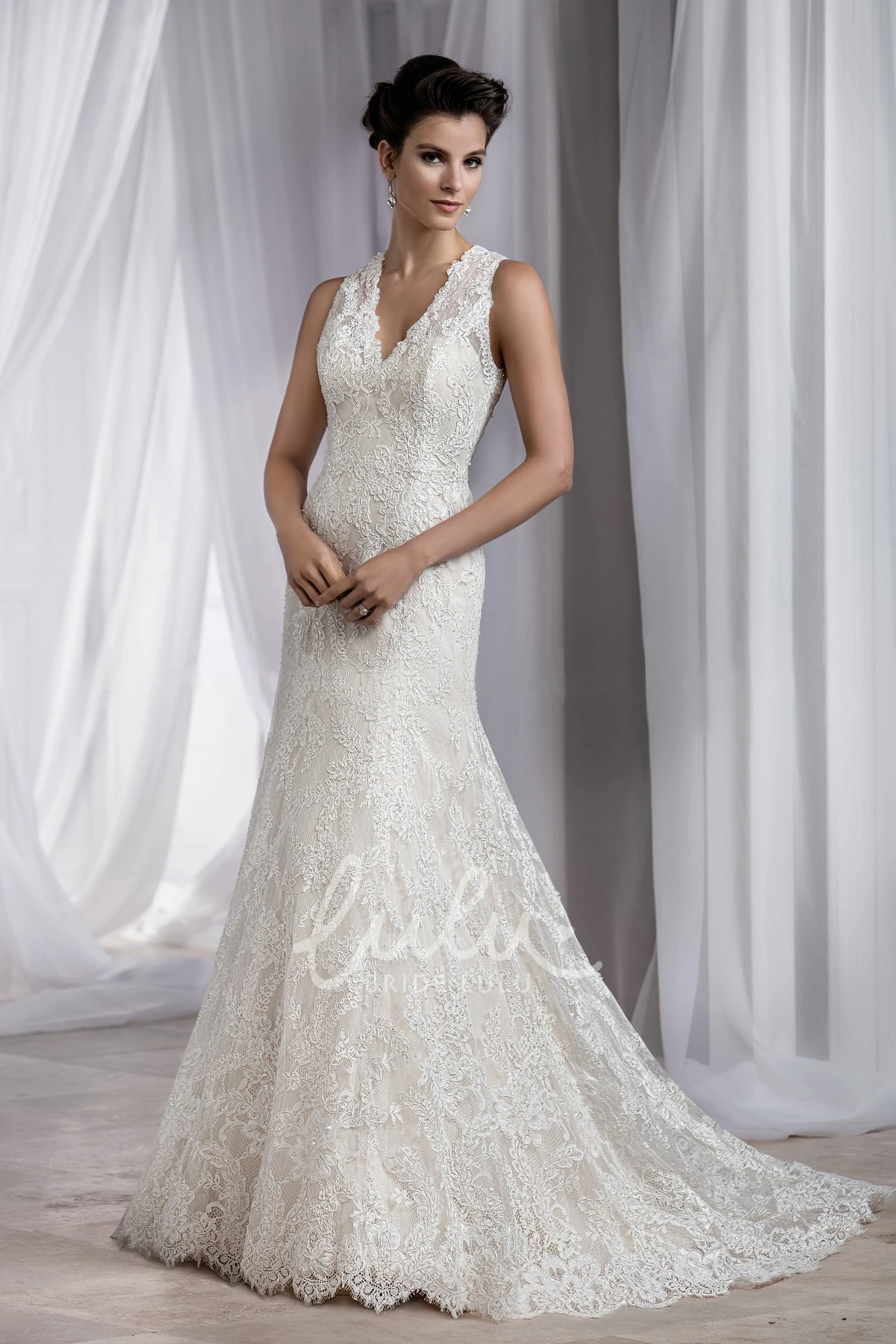 V-Neck Applique Beaded Sleeveless Wedding Dress