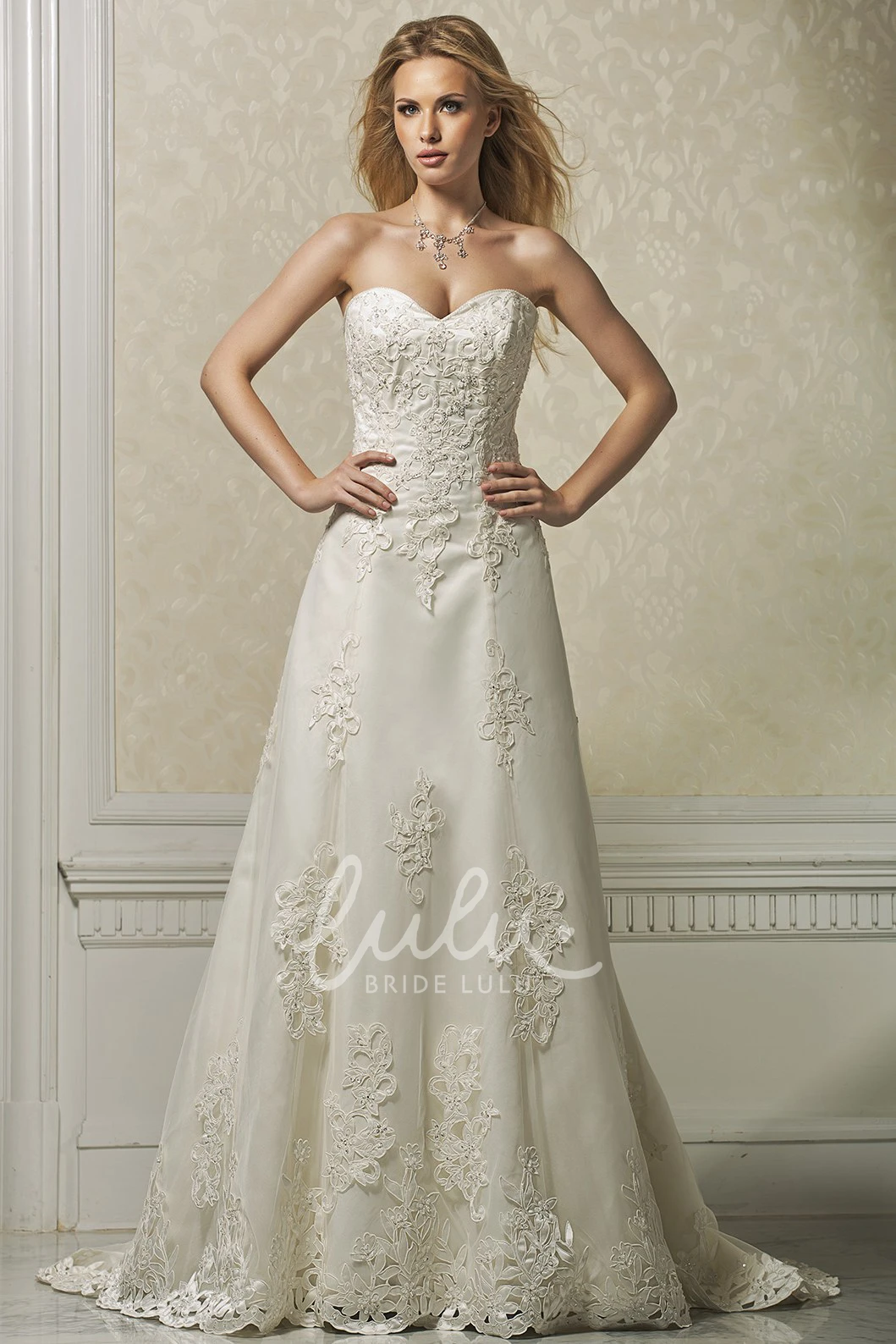 Long Sleeveless Satin&Lace Sweetheart A-Line Wedding Dress