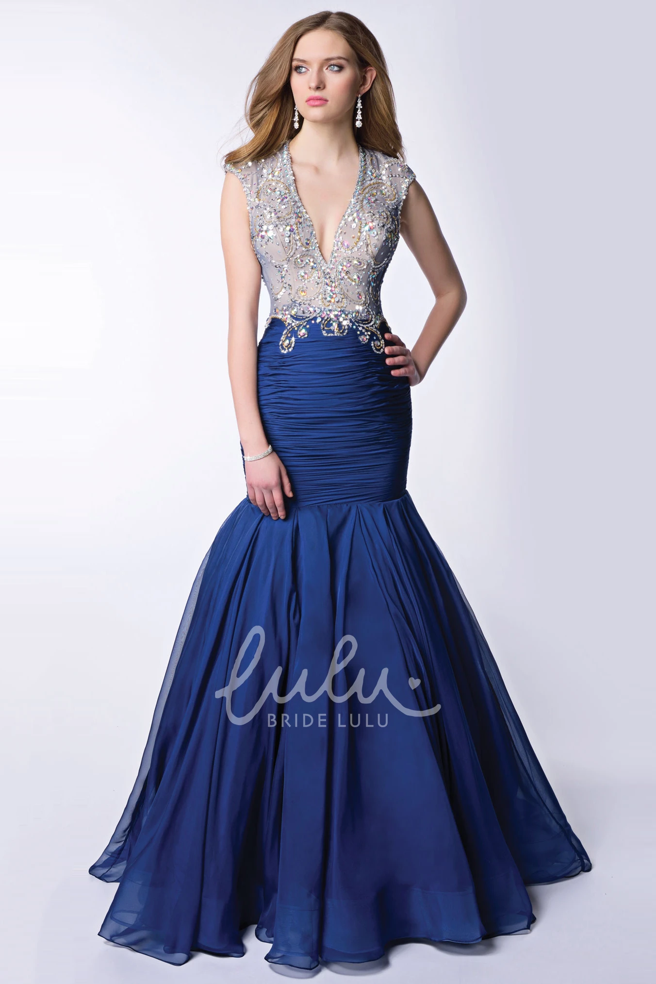 Chiffon V-Neck Homecoming Dress with Keyhole Back Flowy Bridesmaid Dress