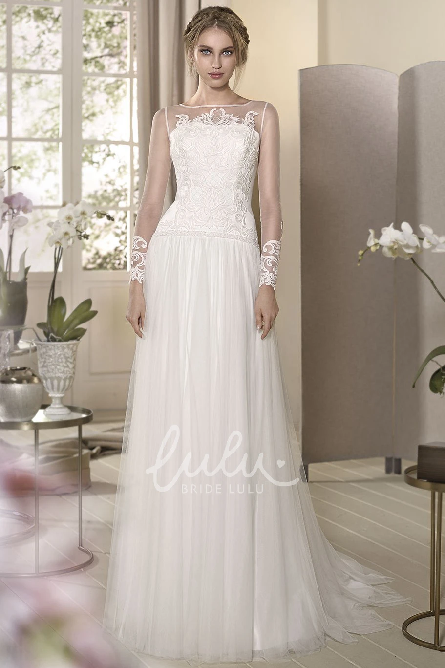 Long-Sleeve Appliqued Tulle Sheath Wedding Dress