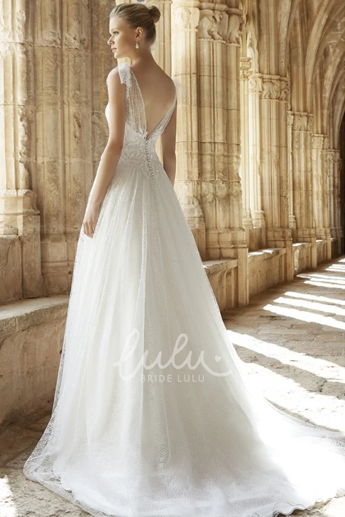 Lace Maxi A-Line Tulle Wedding Dress with V-Neck and Appliques