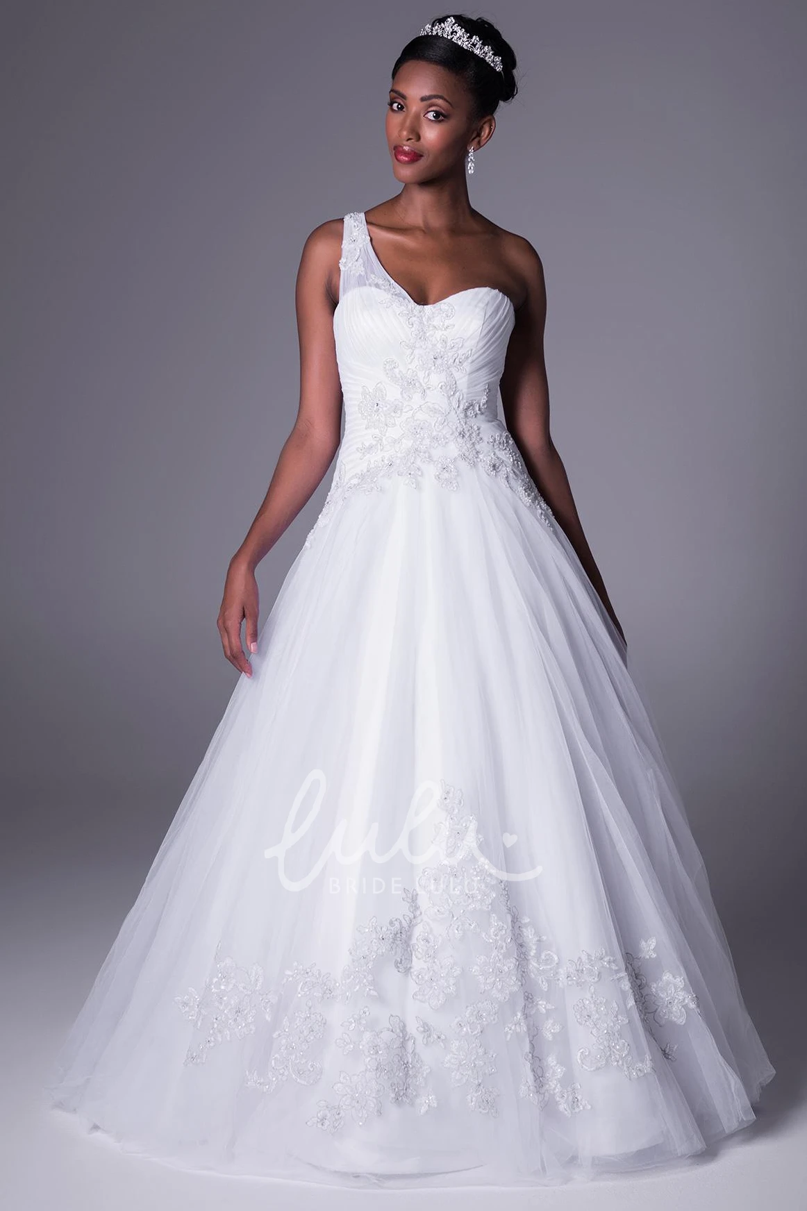 Sleeveless One-Shoulder Appliqued Tulle Wedding Dress with Ruching Ball Gown