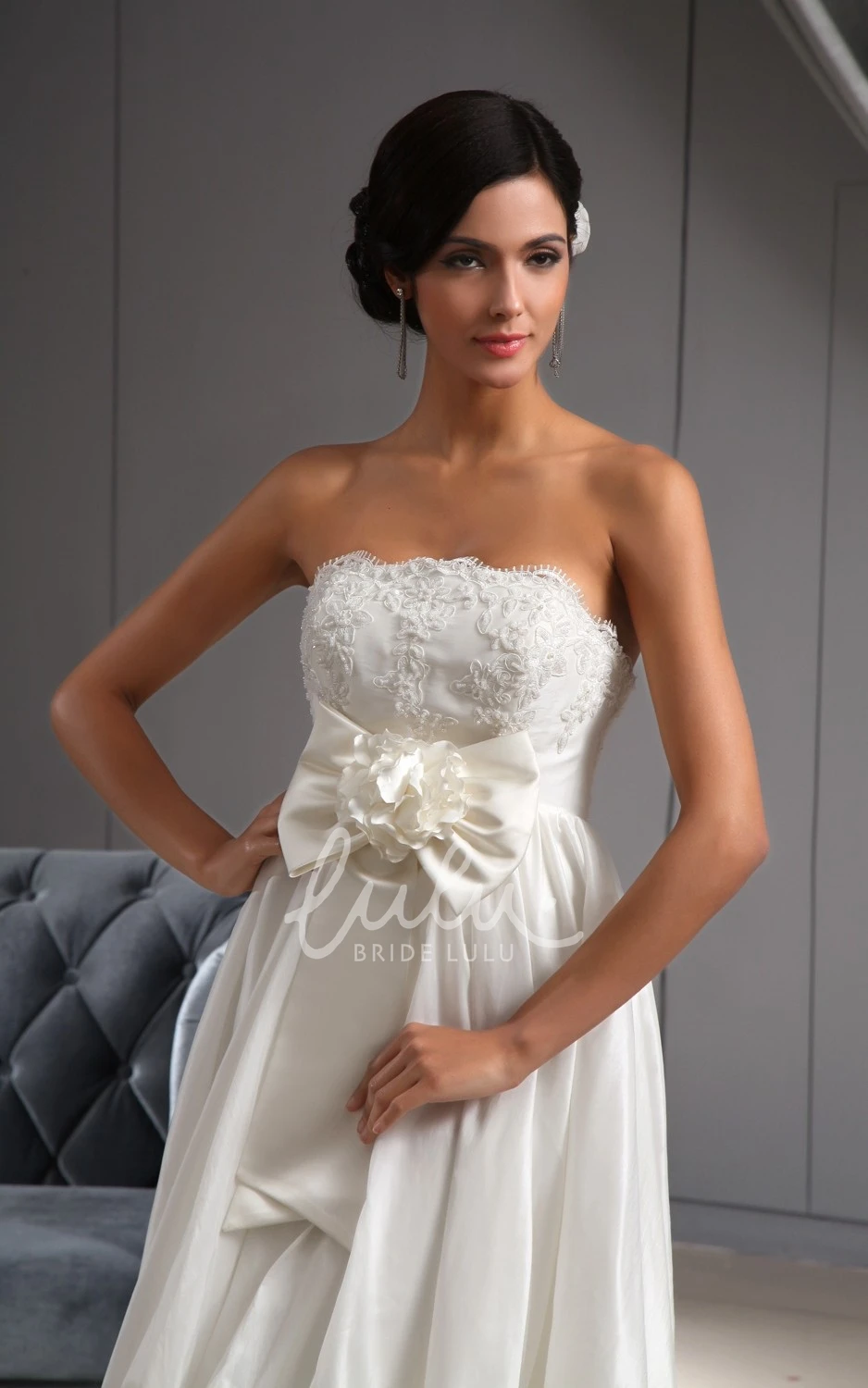 High-Low Lace Wedding Dress with Sweetheart Bodice and 3D Flower