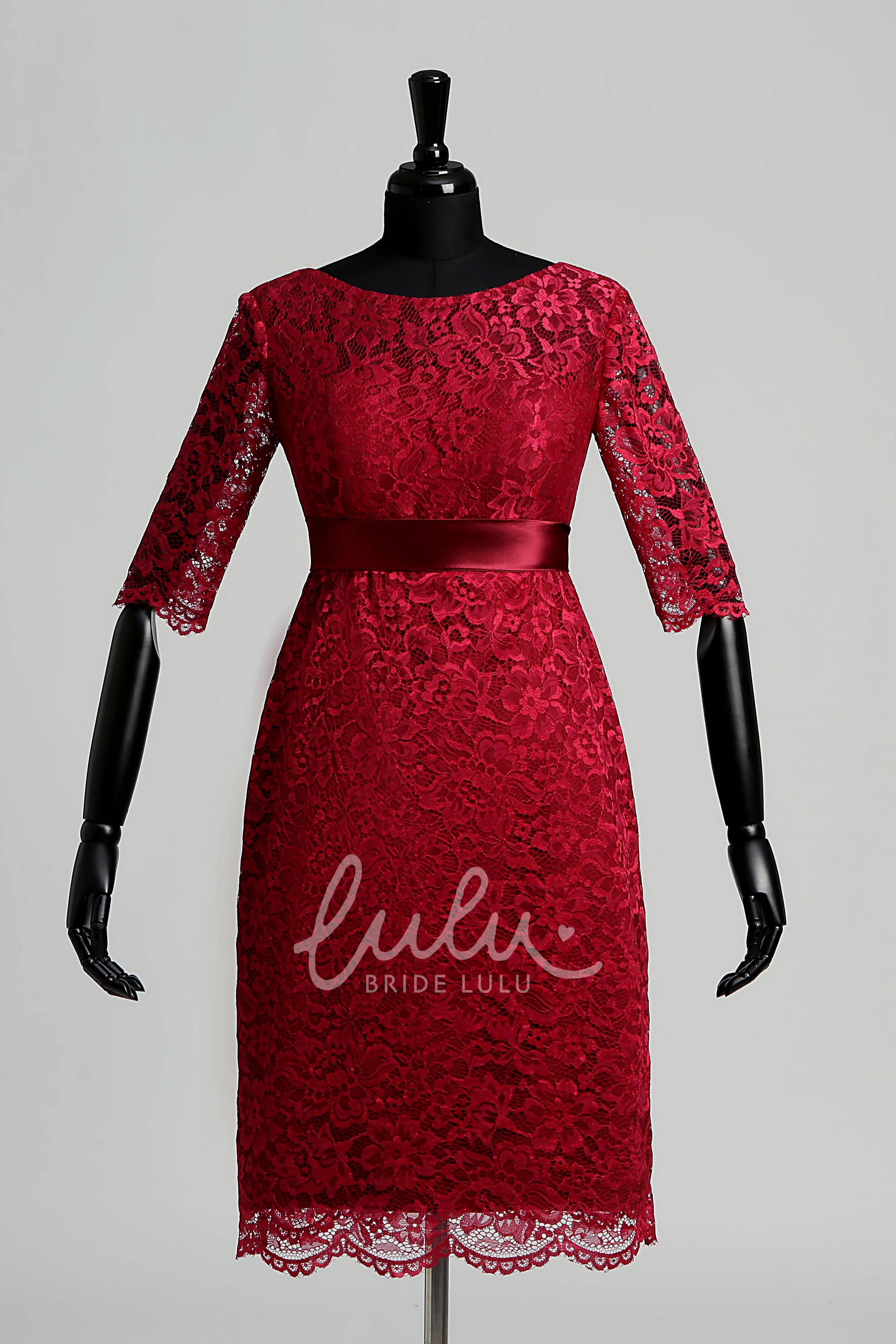 Knee-length Lace Bridesmaid Dress with Pleats