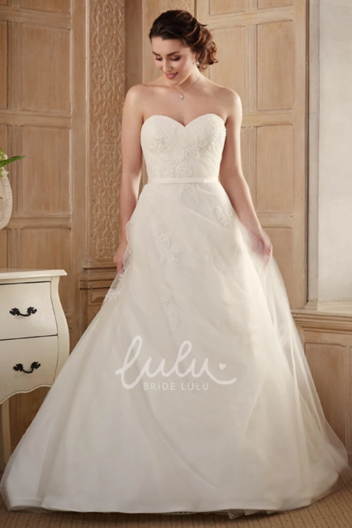 Maxi Appliqued Tulle Wedding Dress with Sweep Train Sweetheart Unique Bridal Gown 2025