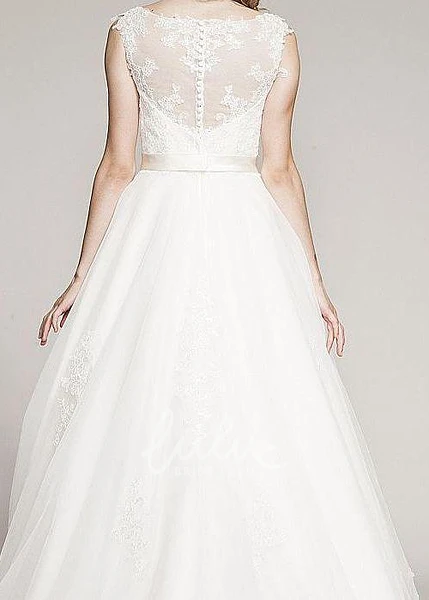 Lace Appliqued A-Line Wedding Dress with Bateau-Neck and Floor-Length