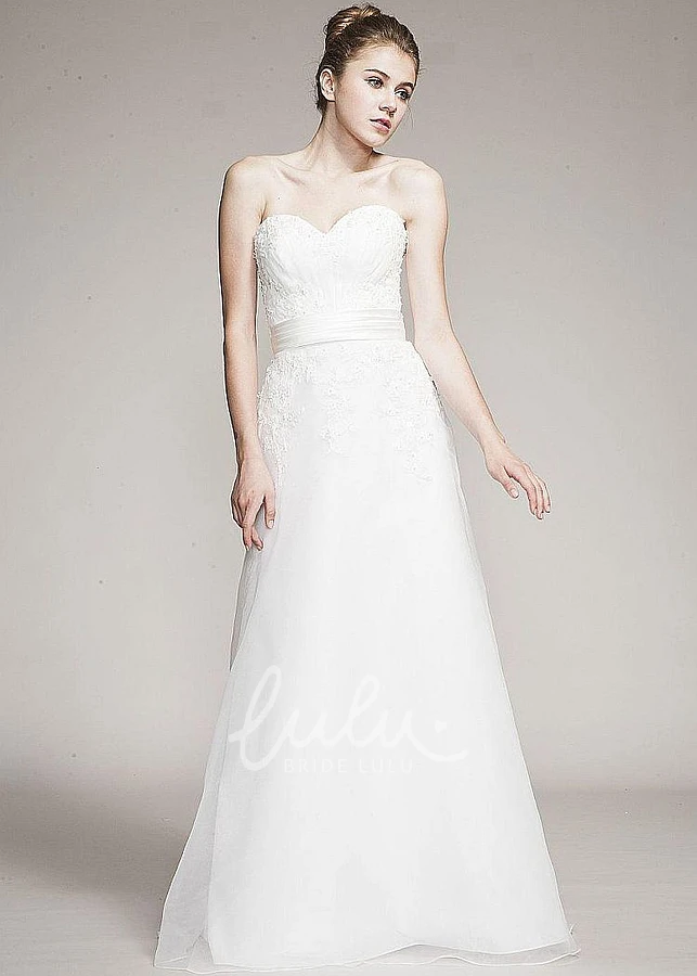 Lace A-Line Sweetheart Wedding Dress with Sleeveless Design