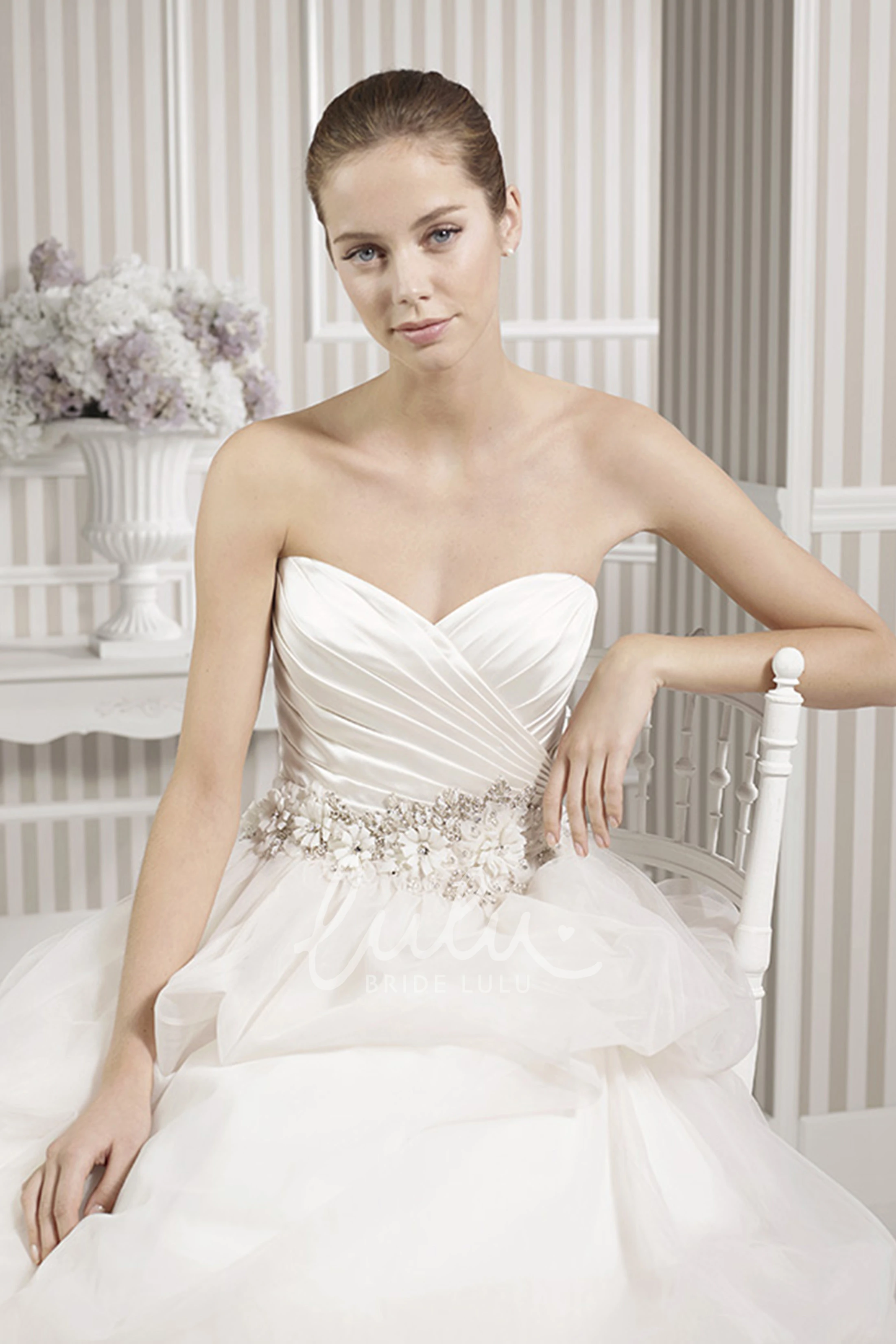 Sweetheart Jeweled Satin&Tulle Ball Gown Wedding Dress with Pick Up Elegant Bridal Gown
