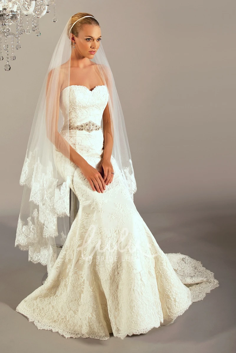 Mermaid Sweetheart Lace Wedding Dress with Waist Jewelry Classy Bridal Gown