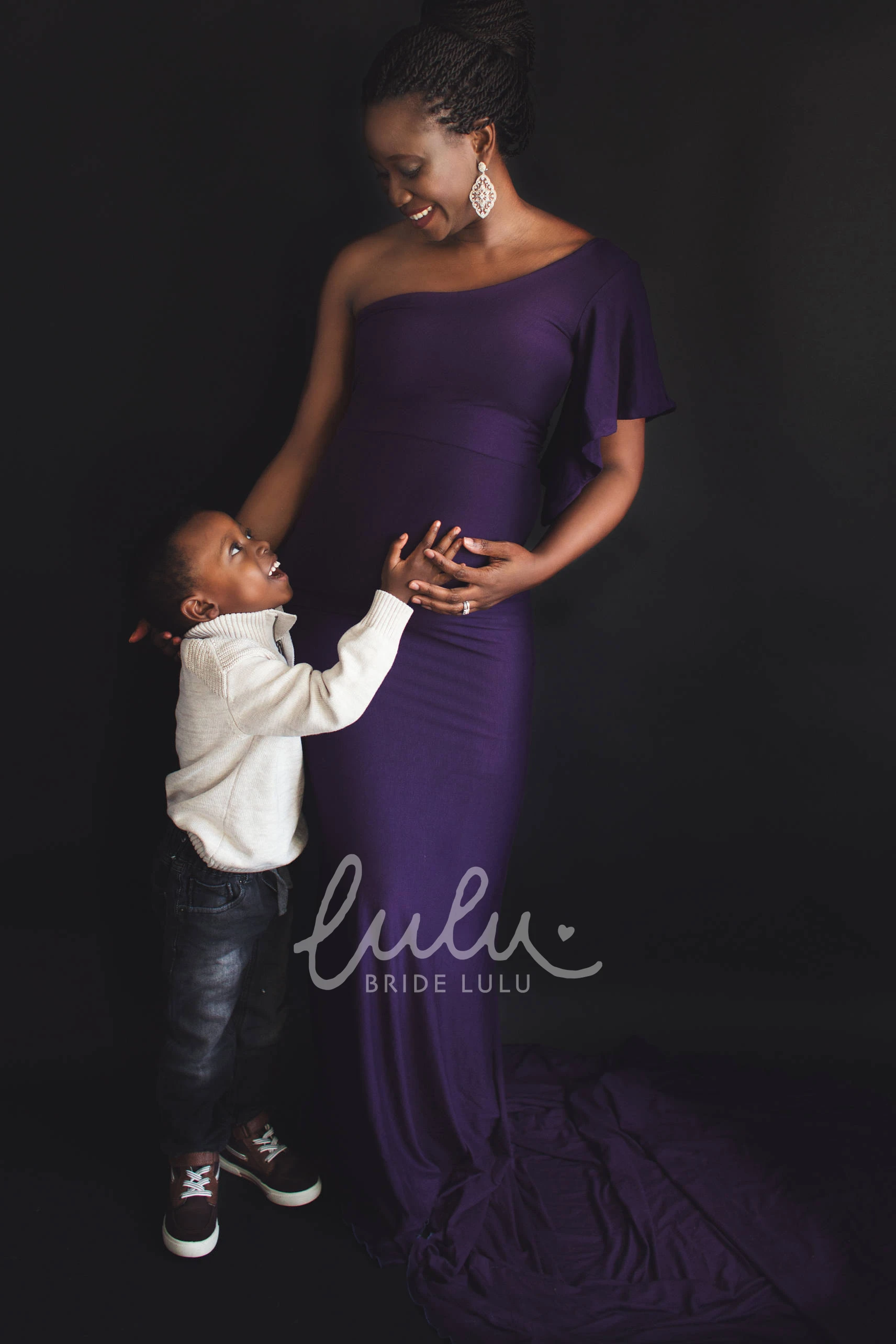 Short Sleeve Maternity Sheath Bridesmaid Dress with Court Train