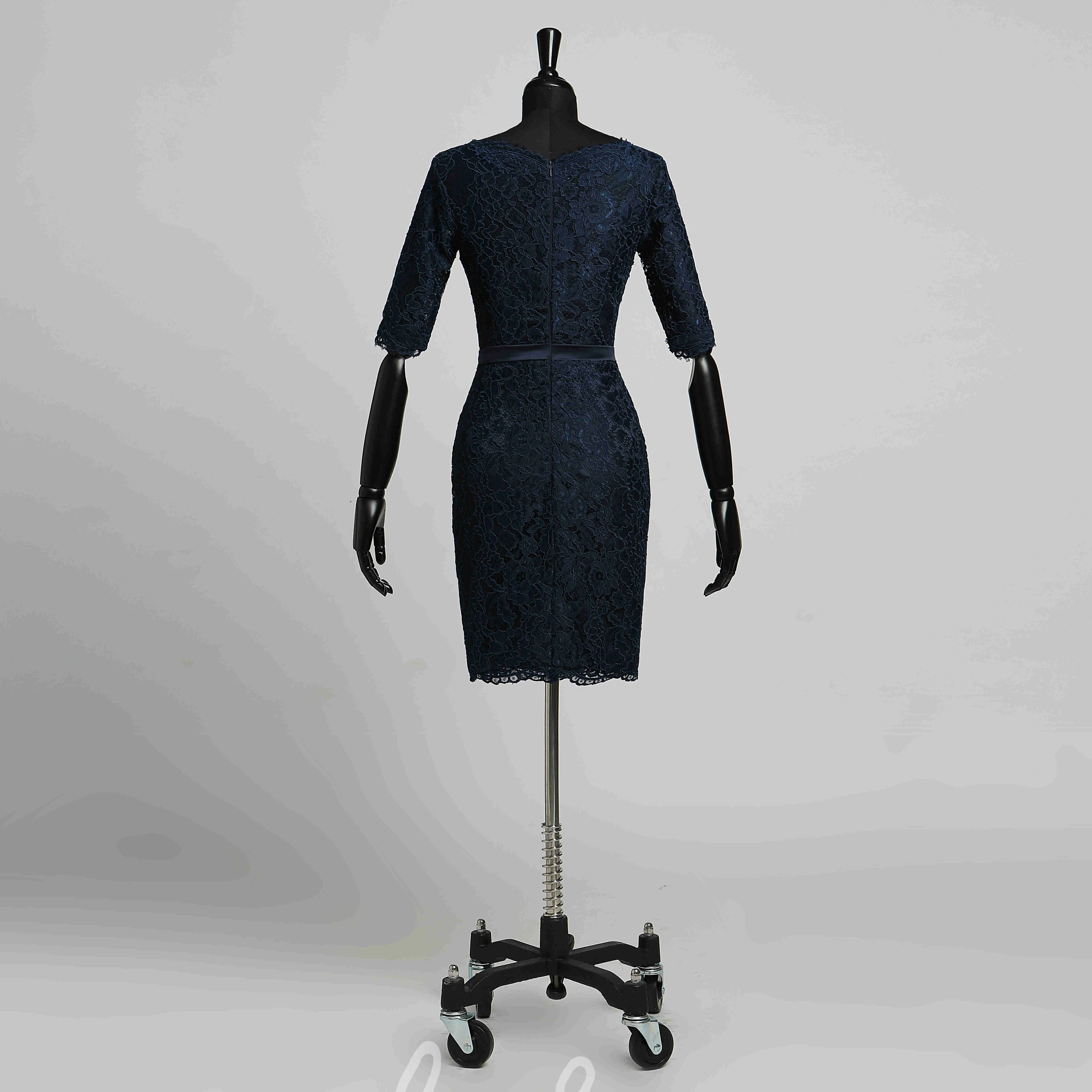 Knee-length Lace Bodycon Dress with Vintage 3-4 Length Sleeves Elegant Bridesmaid Dress