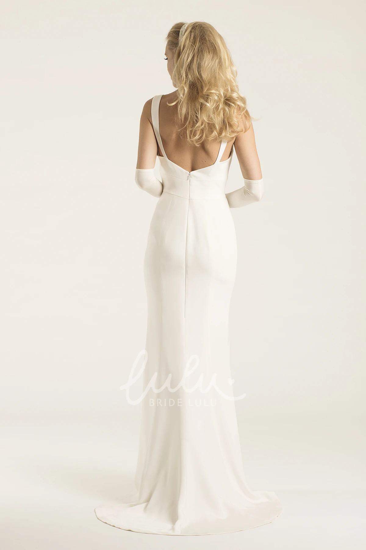 Lace Mermaid Strapless Winter Wedding Dress with Bow Floor-Length Appliqued Bridal Gown