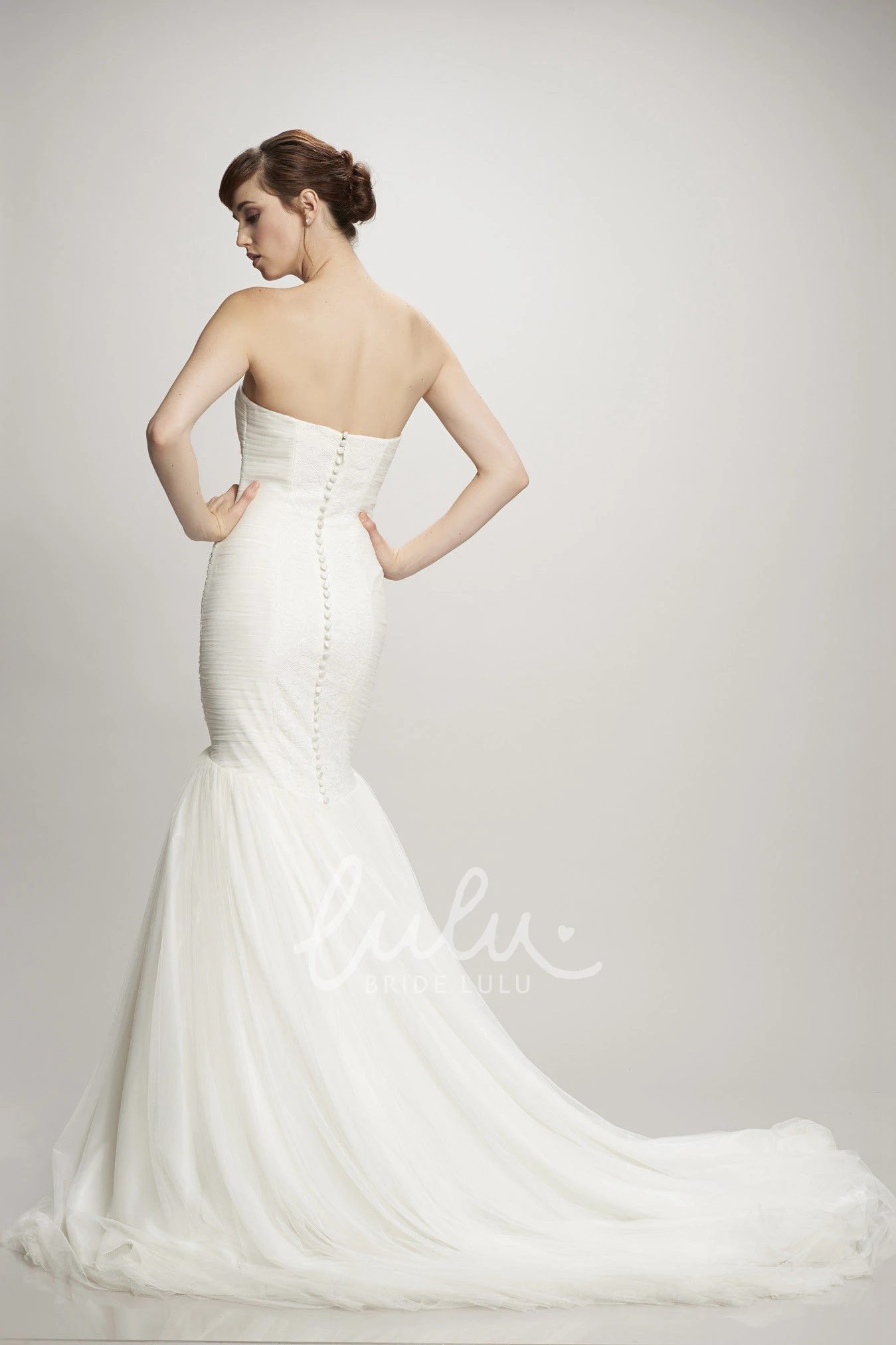 Sweetheart Lace&Tulle Wedding Dress with Ruching and Brush Train Trumpet Long