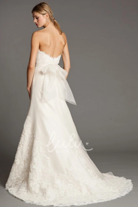 A-Line Sweetheart Lace Wedding Dress with Bow Floor-Length Sleeveless