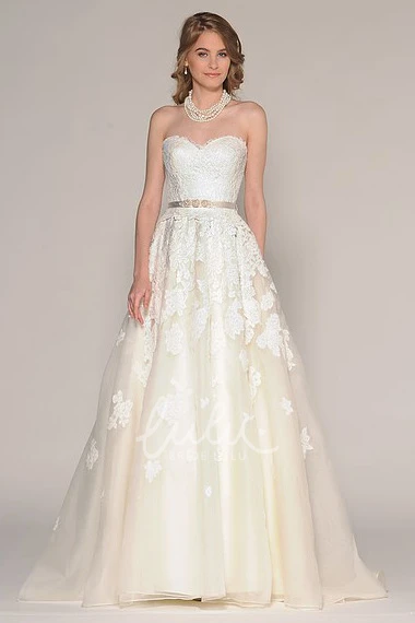 Appliqued Lace A-Line Wedding Dress with Sweetheart Neckline and Floor-Length Hem
