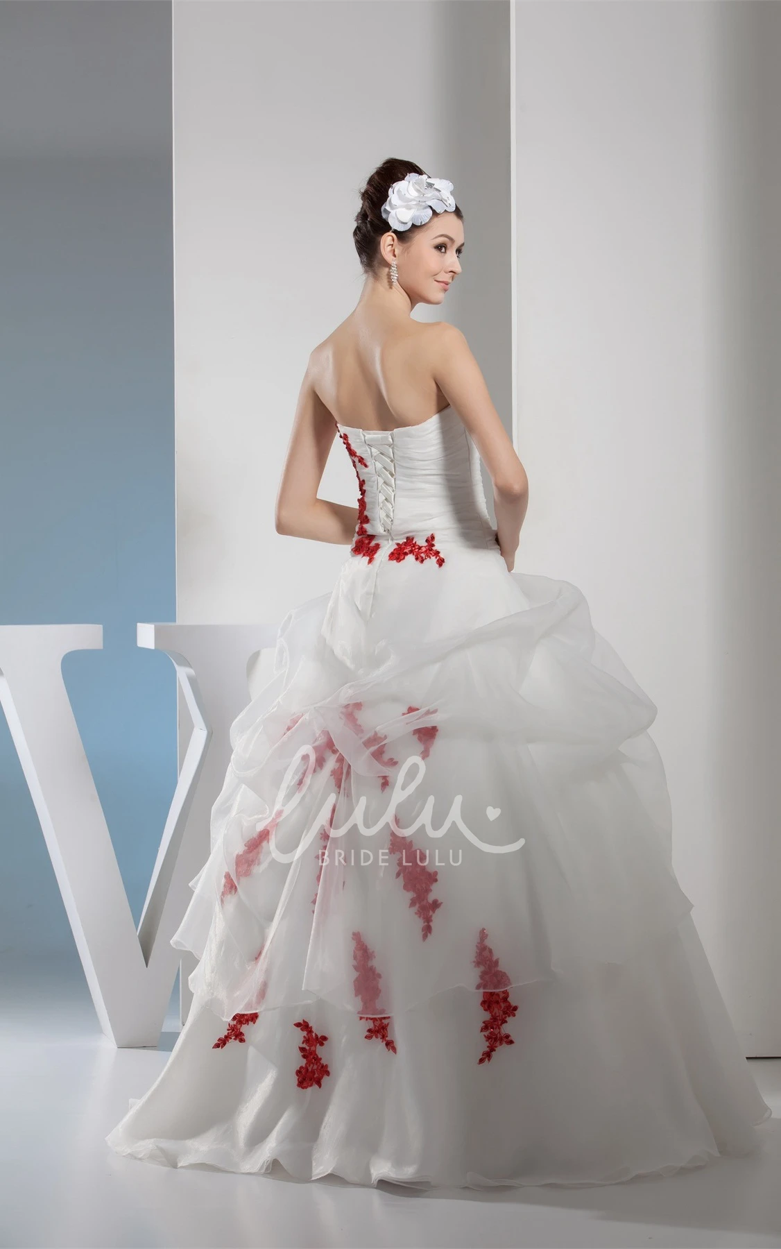 Two-Tone Tulle Wedding Ball Gown with Flowers Strapless Ruched