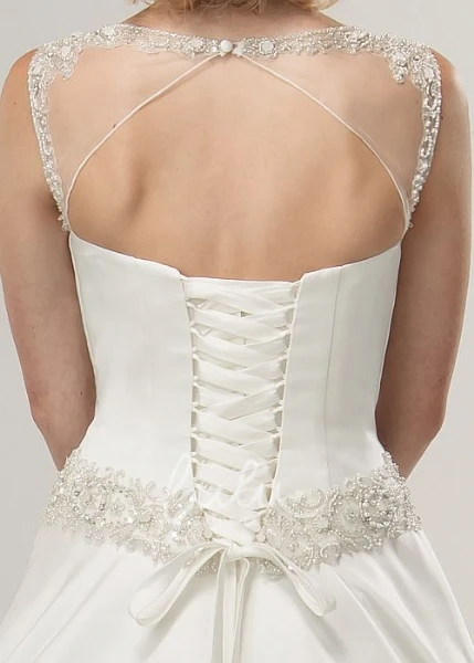 Satin Scoop-Neck Wedding Dress with Beaded Sleeveless A-Line Design Elegant and Modern