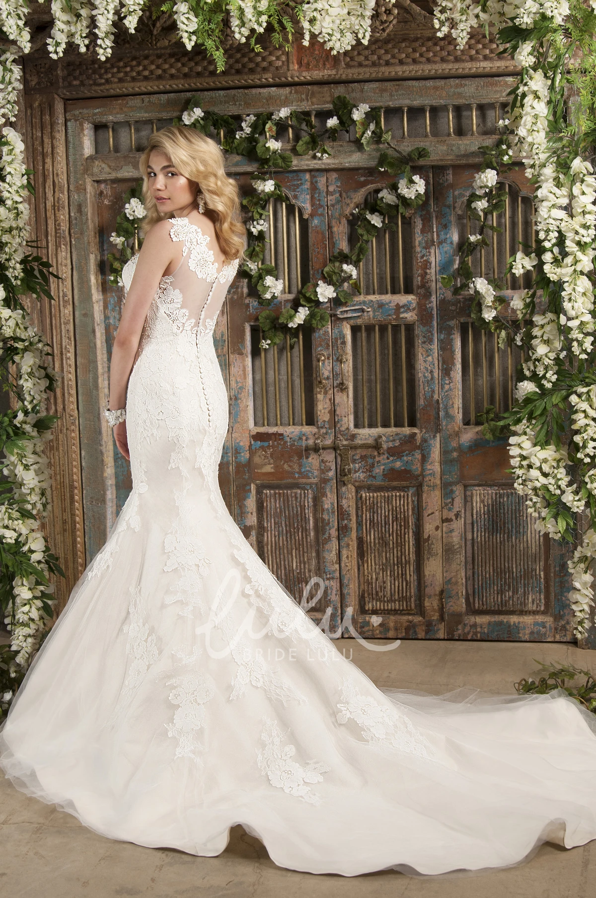 Lace Mermaid Wedding Dress with Scoop Neck and Chapel Train Elegant Bridal Gown