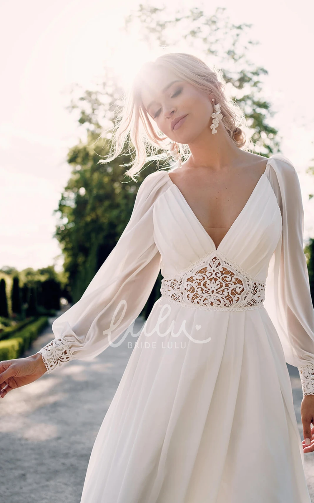 Vintage Plus Size Long Sleeve Flowy Bridal Dress White Rustic Chiffon A-Line for Older Women