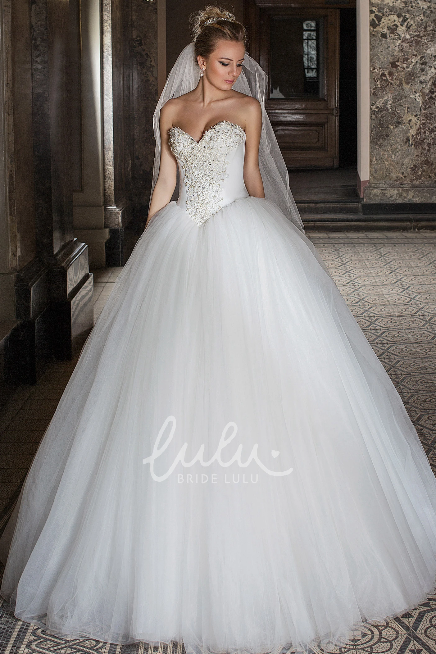Sweetheart Beaded Tulle Wedding Dress with Lace-Up Sleeveless Ball Gown