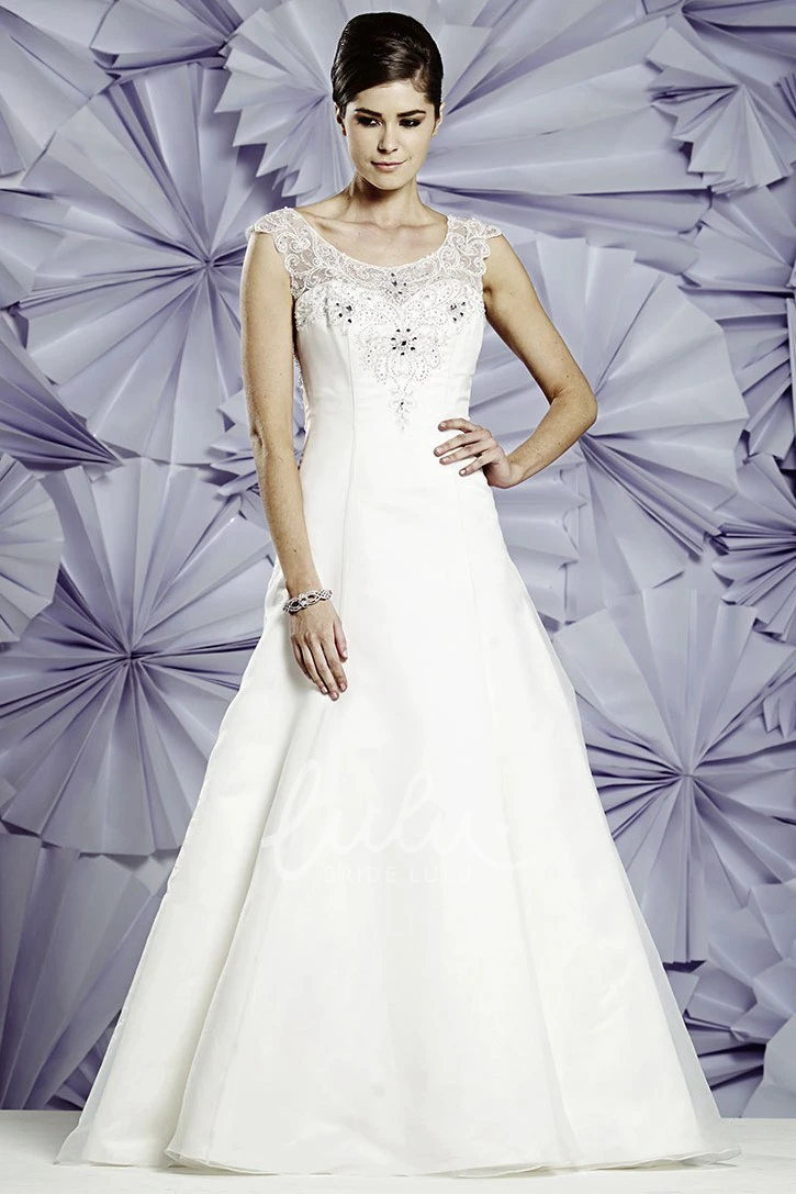 Lace A-Line Sleeveless Tulle&Satin Spring Wedding Dress with Scoop-Neck and Beading Simple Wedding Dress