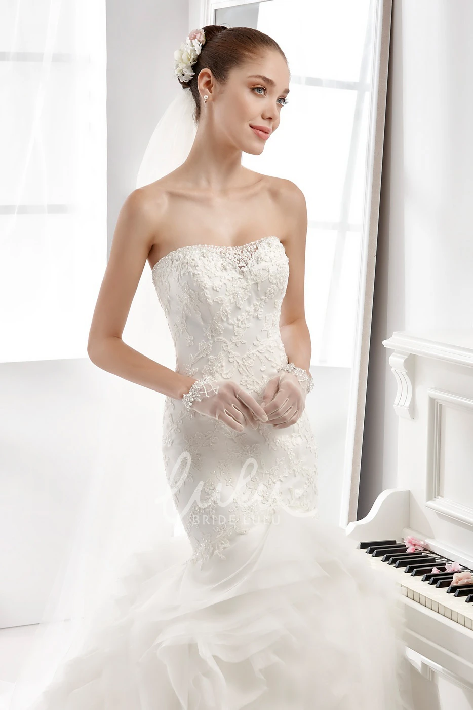 Mermaid Strapless Wedding Dress with Appliques and Sequins