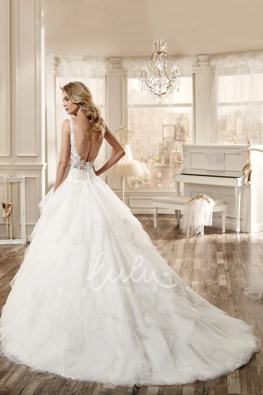 Low-V Neck Ruching Wedding Dress with Open Back Flowy Beach Wedding Dress