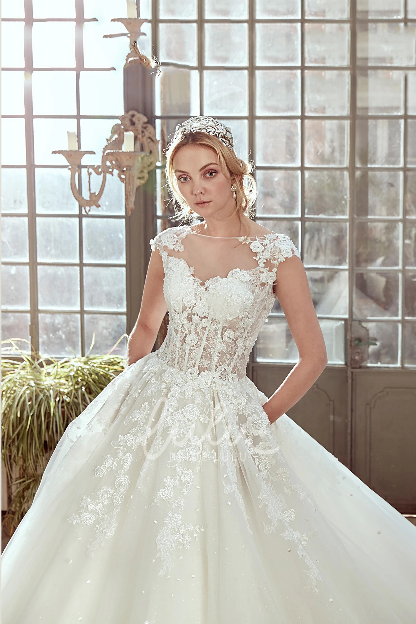 Cap-Sleeve Wedding Dress with Pleated Tulle Skirt and Lace Corset Flowy Wedding Dress Women 2025