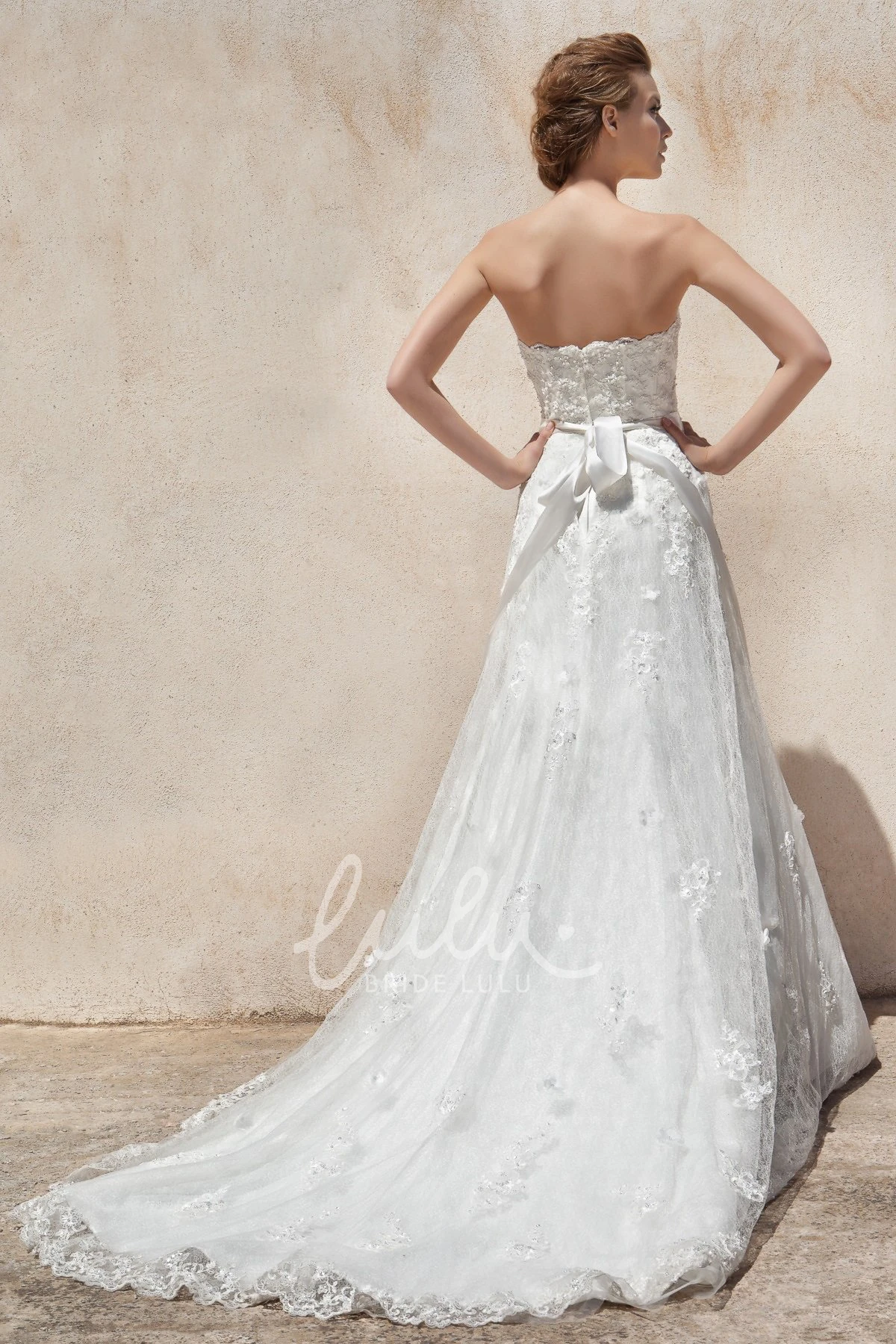 Sweetheart Appliqued Tulle&Lace Sheath Wedding Dress Sleeveless Floor-Length Waist Jewellery Bow