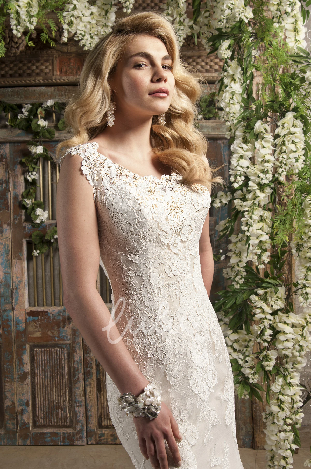 Lace Mermaid Wedding Dress with Scoop Neck and Chapel Train Elegant Bridal Gown