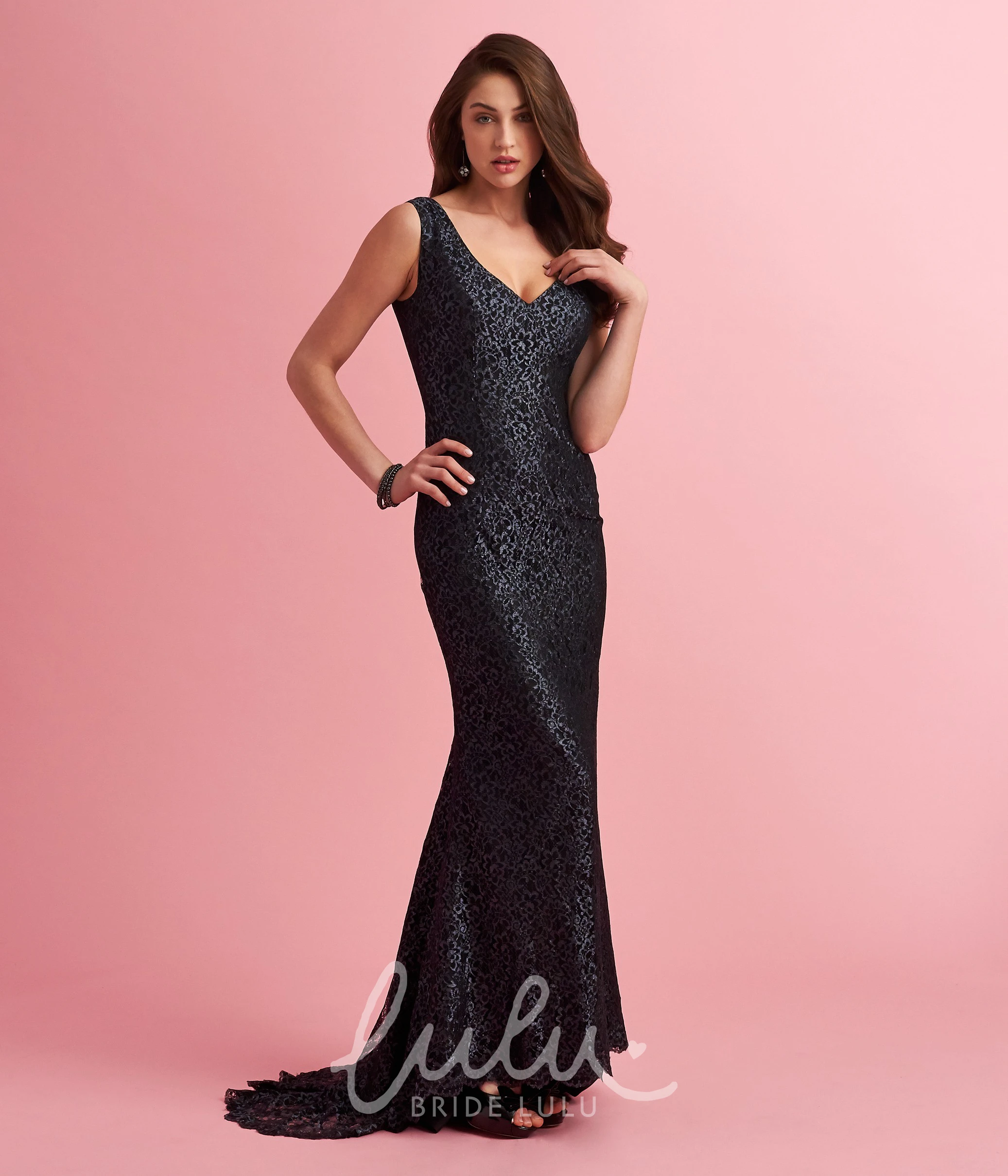 V-Neck Lace Sweep Train Sheath Formal Dress with Sleeveless Design