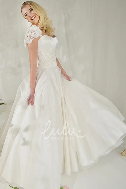 Lace Cap-Sleeve Tulle Wedding Dress with Court Train Elegant A-Line Style