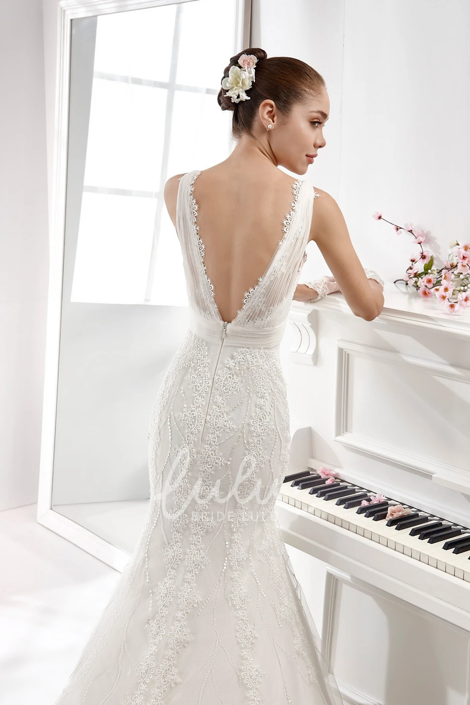 Low-V Back Mermaid Wedding Dress with Crisscross Nest and Sweetheart Neckline
