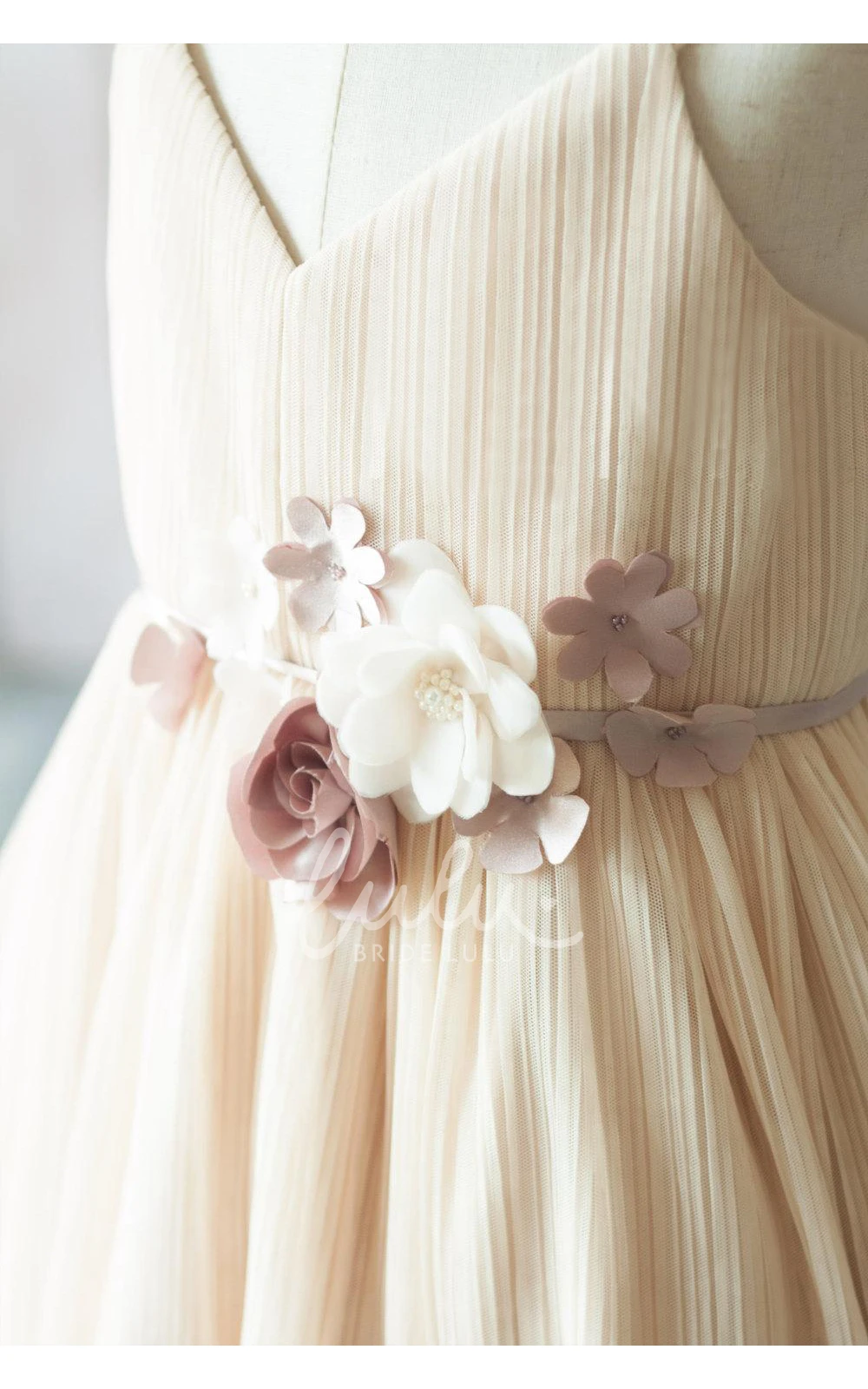 Beige Knee-Length Tulle Wedding Dress with Spaghetti Straps Bridesmaid Dress