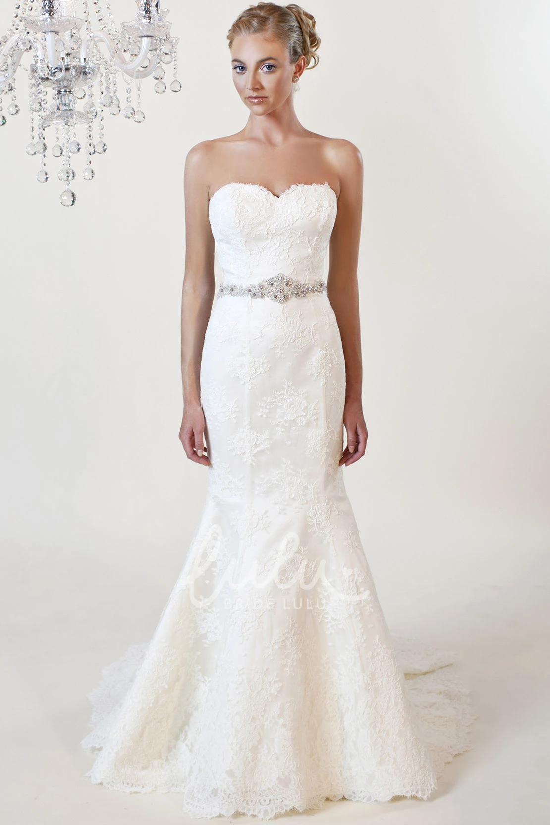 Mermaid Sweetheart Lace Wedding Dress with Waist Jewelry Classy Bridal Gown