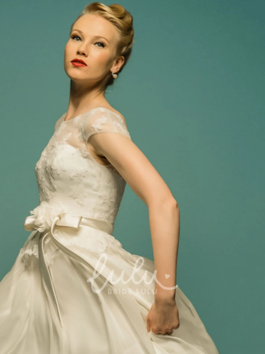 Appliqued Tulle Scoop-Neck Short-Sleeve Wedding Dress with Bow