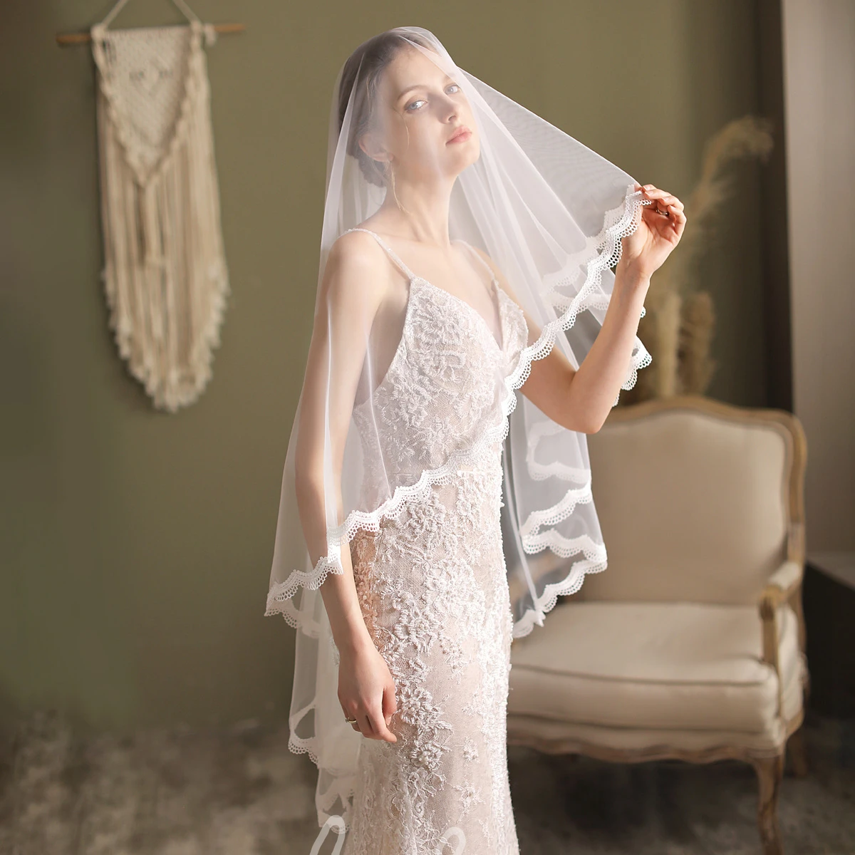 Simple Style Bridal Veil with Lace Trim