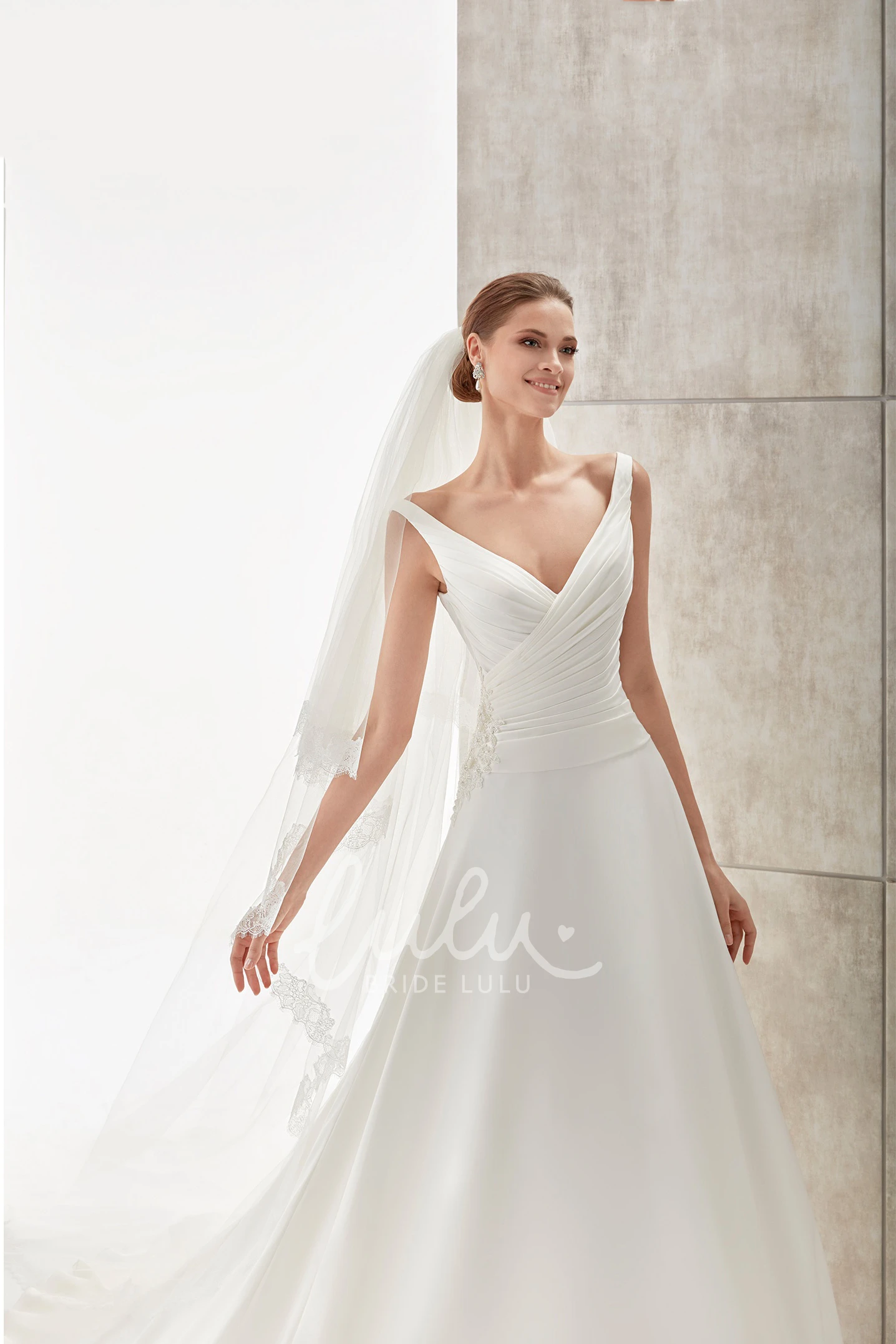 Satin Sweetheart Wedding Dress with Side Appliques and Brush Train Modern Bridal Gown
