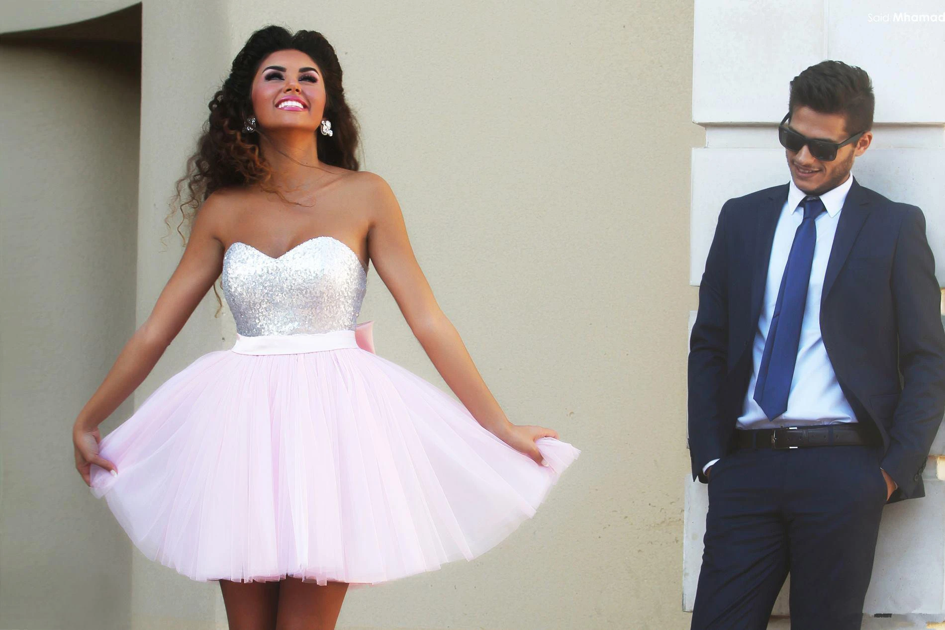 Sweetheart Sleeveless Short Homecoming Dress with Bowknot Sequins Modern & Chic