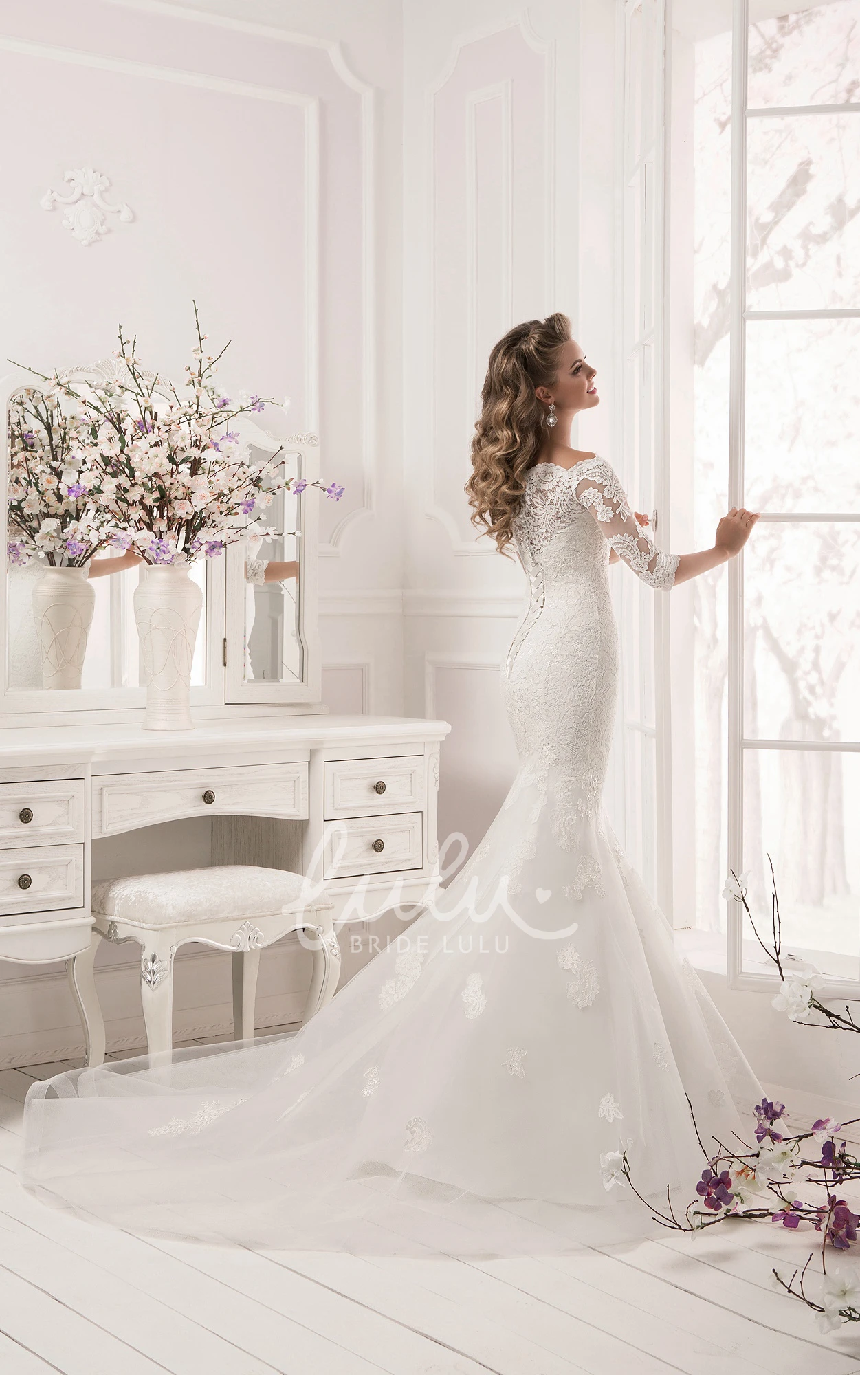 Scalloped Mermaid Wedding Dress with Half Sleeves