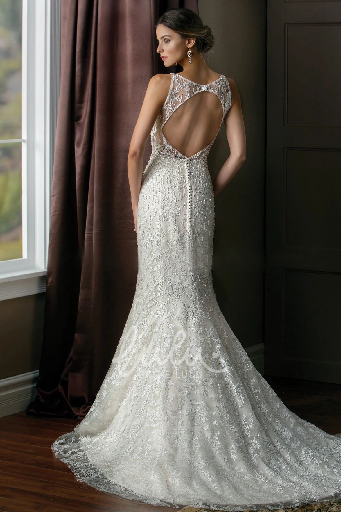 Lace Mermaid Wedding Dress with Sleeveless Bateau Neck and Keyhole Back