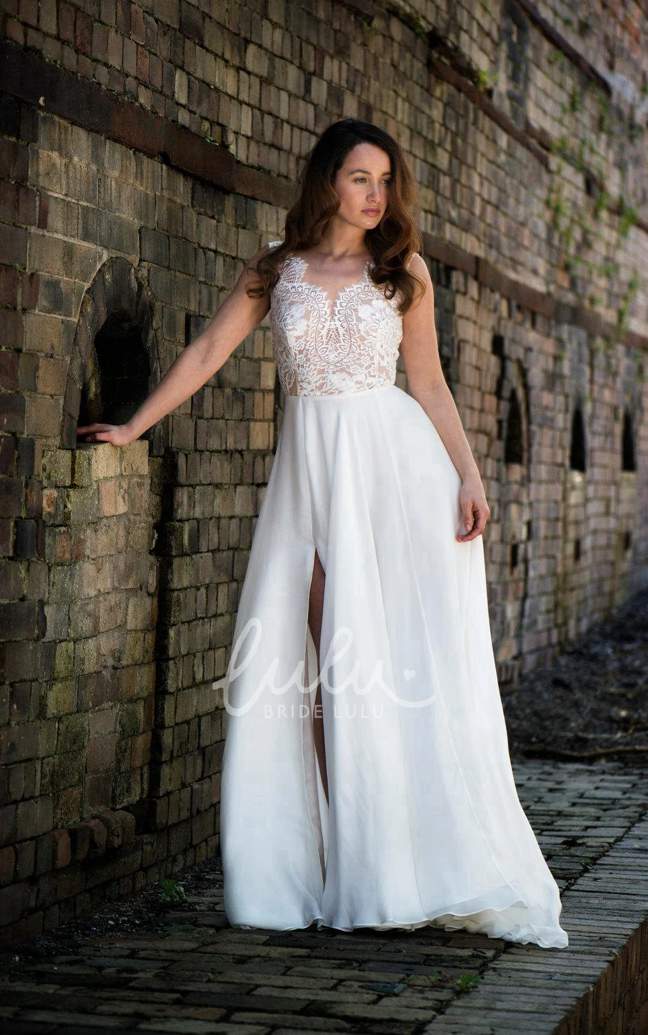 Sleeveless Chiffon V-Neck Wedding Dress with Side Split Sexy Bridal Gown